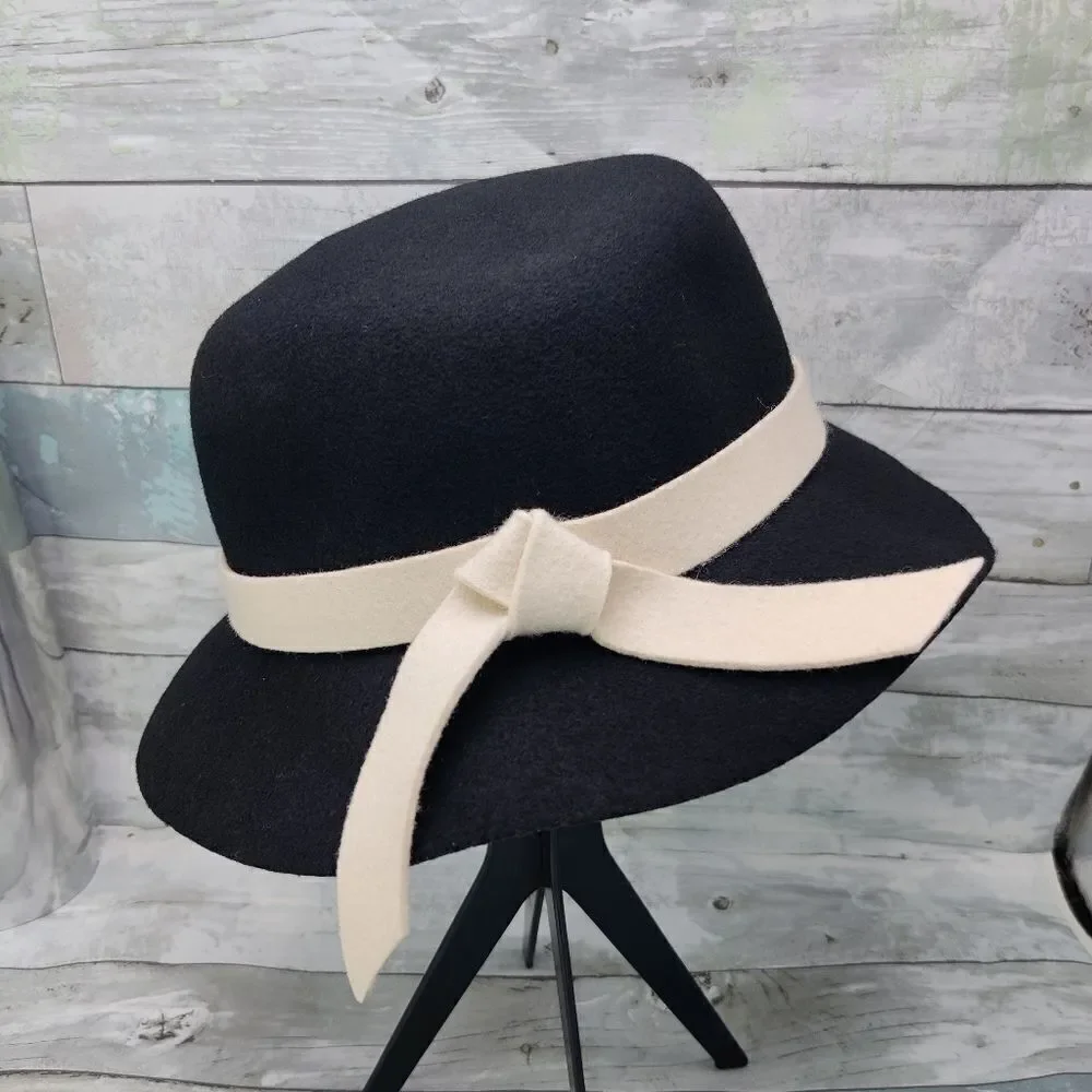 Black Wool Felt Cloche Bucket Hat w/ Cream Felt Band & Bow 57 cm 22.5